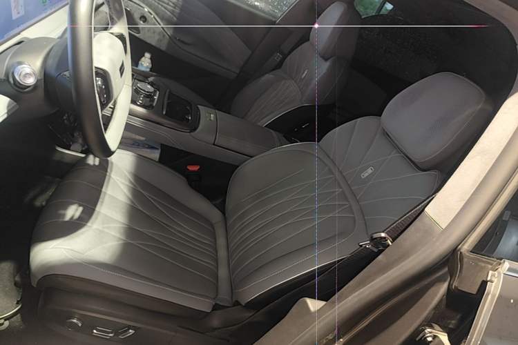 Used Geely Galaxy E8 2025 700 km Long-Range Intelligent Driving Version Left Front Seat