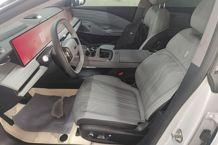 Used Geely Galaxy E8 2025 700 km Long-Range Intelligent Driving Version Left Front Seat