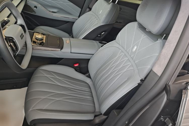 Used Geely Galaxy E8 2025 700 km Long-Range Intelligent Driving Version Left Front Seat