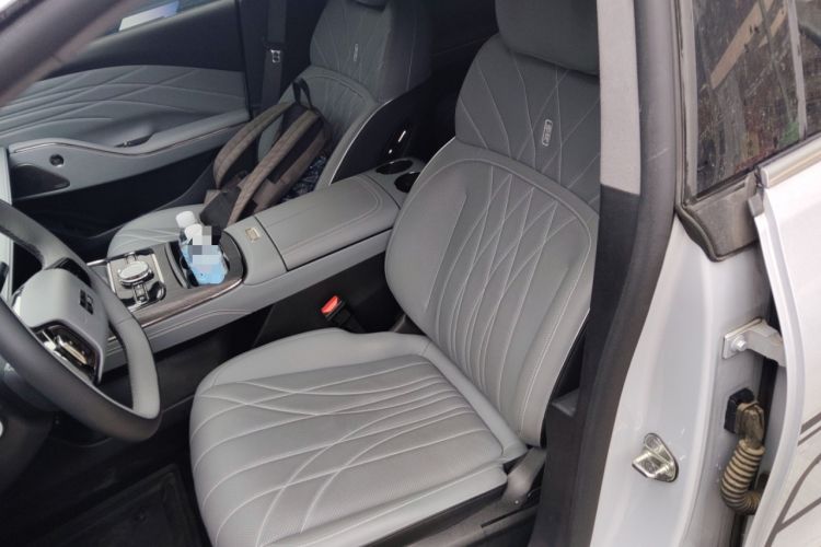 Used Geely Galaxy E8 2025 700 km Long-Range Intelligent Driving Version Left Front Seat