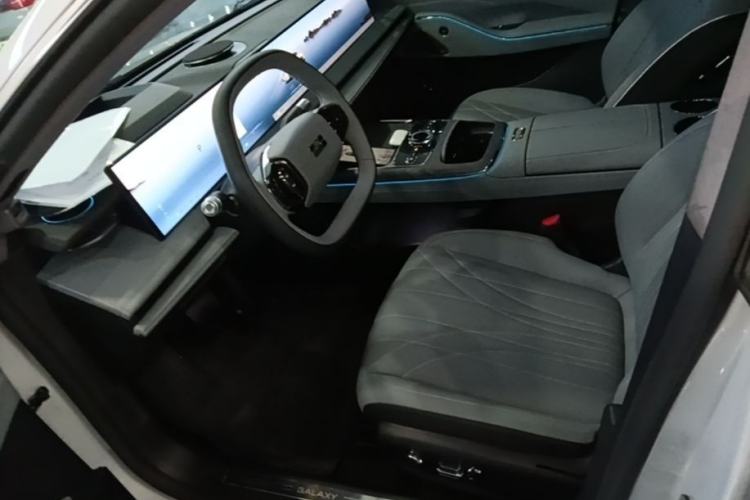 Used Geely Galaxy E8 2025 700 km Long-Range Intelligent Driving Version Left Front Seat