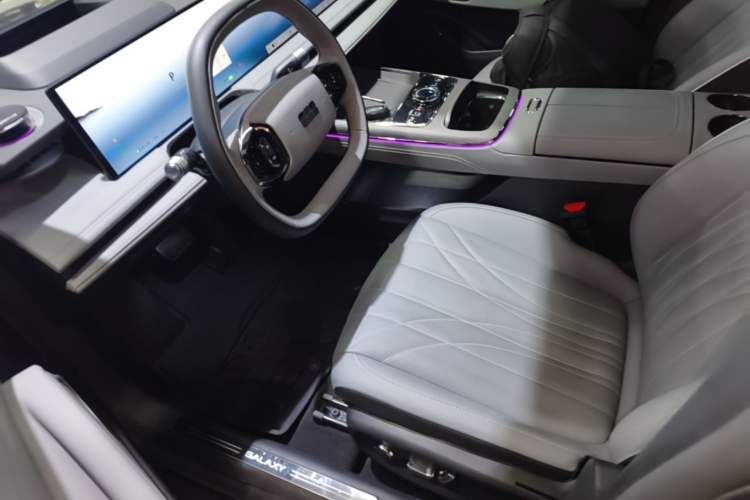 Used Geely Galaxy E8 2025 700 km Long-Range Intelligent Driving Version Left Front Seat