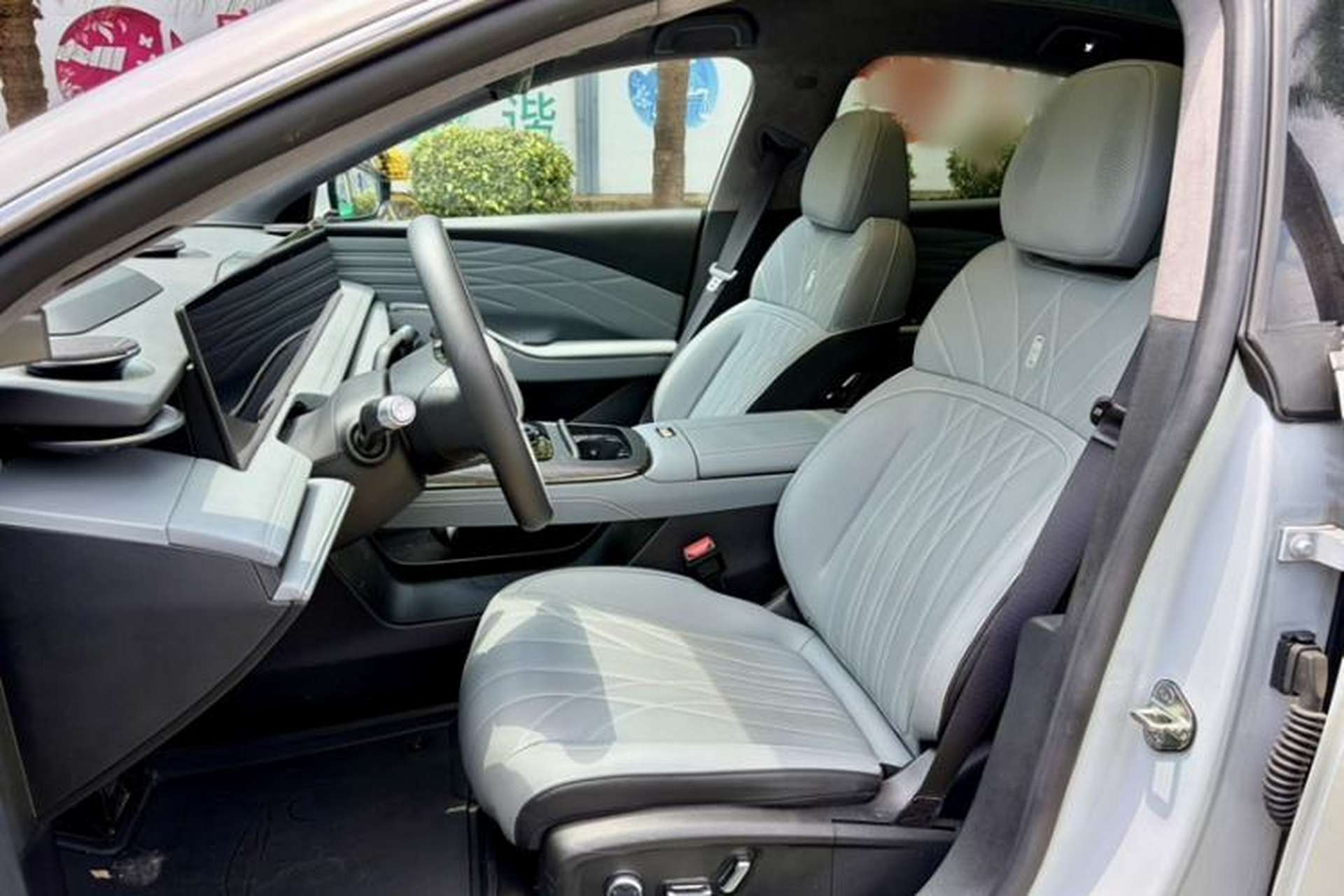 Used Geely Galaxy E8 2025 700 km Long-Range Intelligent Driving Version Left Front Seat
