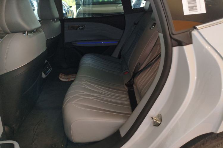 Used Geely Galaxy E8 2025 700 km Long-Range Intelligent Driving Version Left Rear Seat