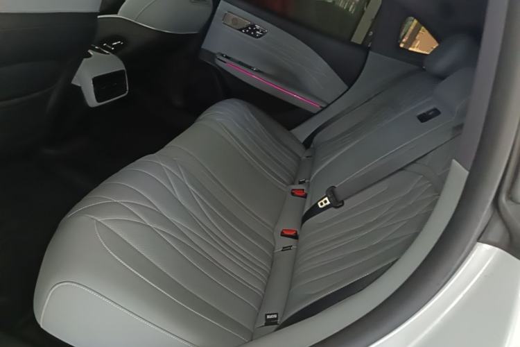 Used Geely Galaxy E8 2025 700 km Long-Range Intelligent Driving Version Left Rear Seat