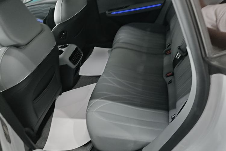 Used Geely Galaxy E8 2025 700 km Long-Range Intelligent Driving Version Left Rear Seat