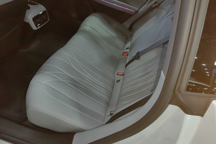 Used Geely Galaxy E8 2025 700 km Long-Range Intelligent Driving Version Left Rear Seat