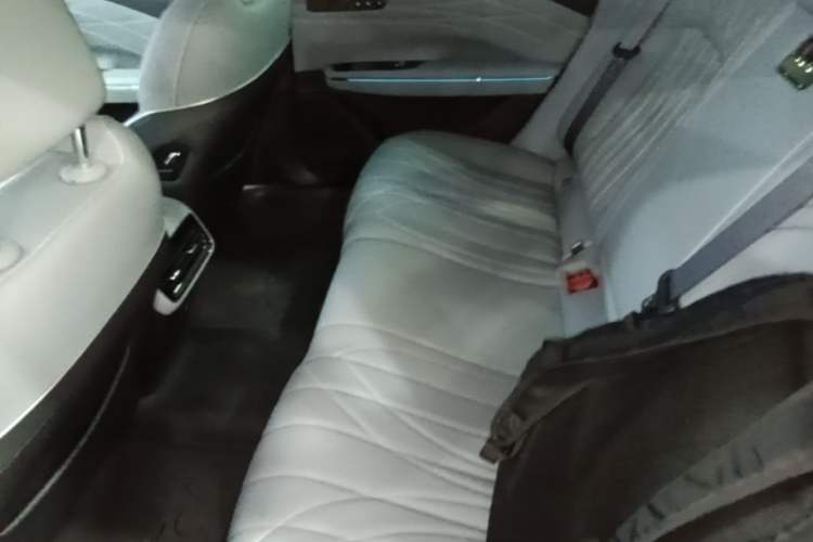 Used Geely Galaxy E8 2025 700 km Long-Range Intelligent Driving Version Left Rear Seat