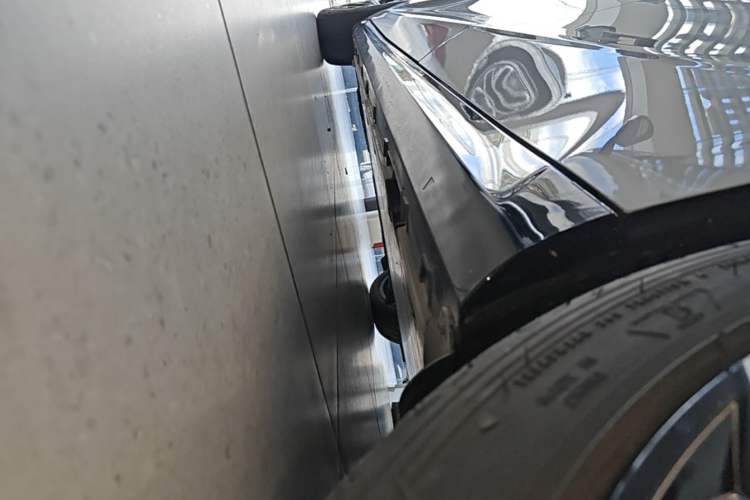 Used Geely Galaxy E8 2025 700 km Long-Range Intelligent Driving Version Left Side Sill
