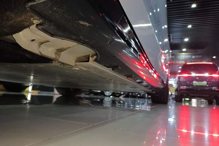 Used Geely Galaxy E8 2025 700 km Long-Range Intelligent Driving Version Left Side Sill