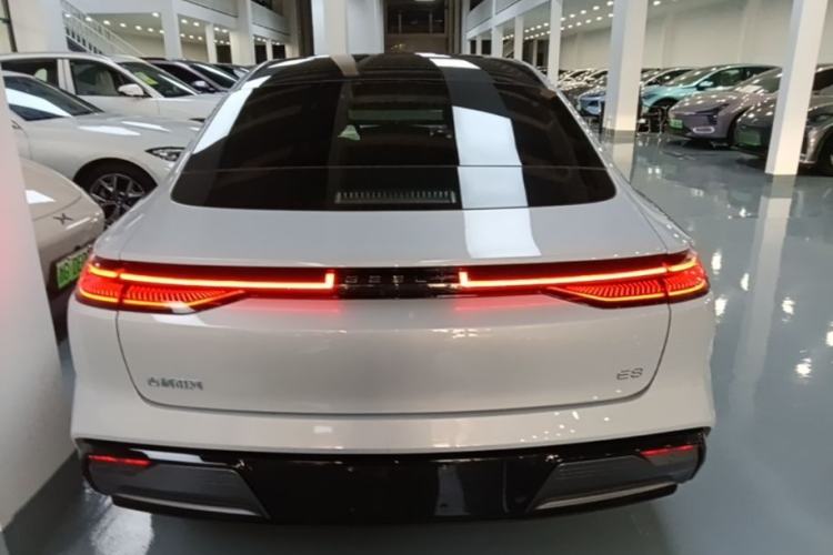 Used Geely Galaxy E8 2025 700 km Long-Range Intelligent Driving Version Rear