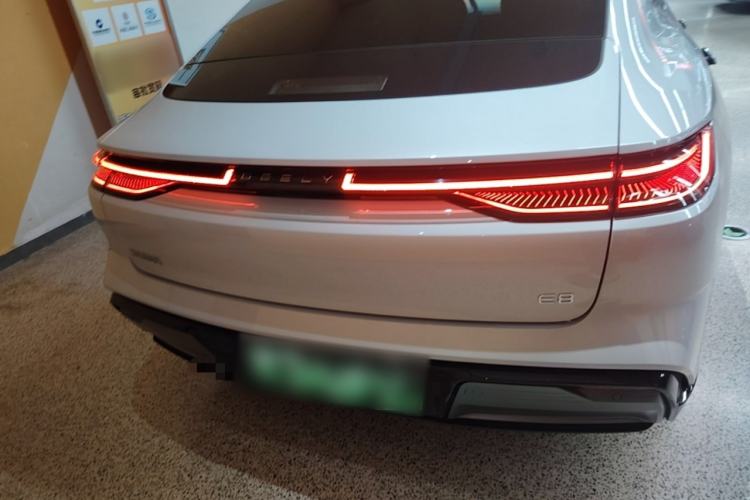 Used Geely Galaxy E8 2025 700 km Long-Range Intelligent Driving Version Rear