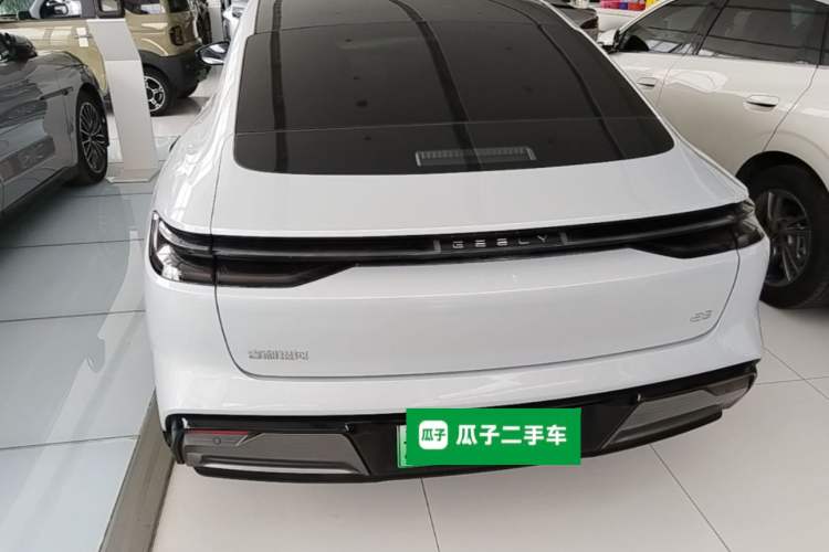 Used Geely Galaxy E8 2025 700 km Long-Range Intelligent Driving Version Rear