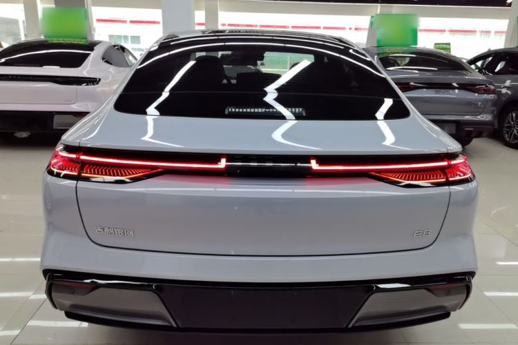 Used Geely Galaxy E8 2025 700 km Long-Range Intelligent Driving Version Rear