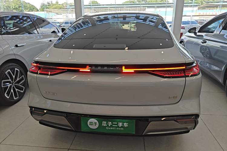 Used Geely Galaxy E8 2025 700 km Long-Range Intelligent Driving Version Rear