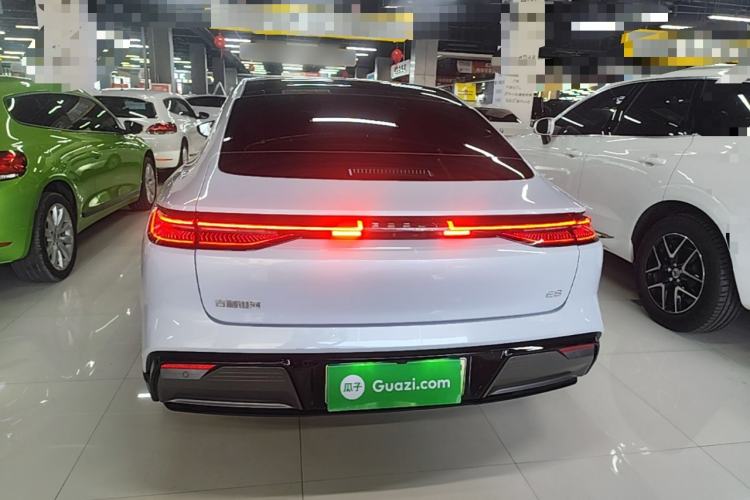 Used Geely Galaxy E8 2025 700 km Long-Range Intelligent Driving Version Rear