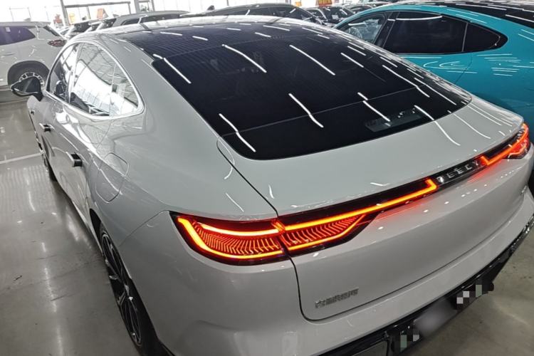 Used Geely Galaxy E8 2025 700 km Long-Range Intelligent Driving Version Rear Left 45 Deg