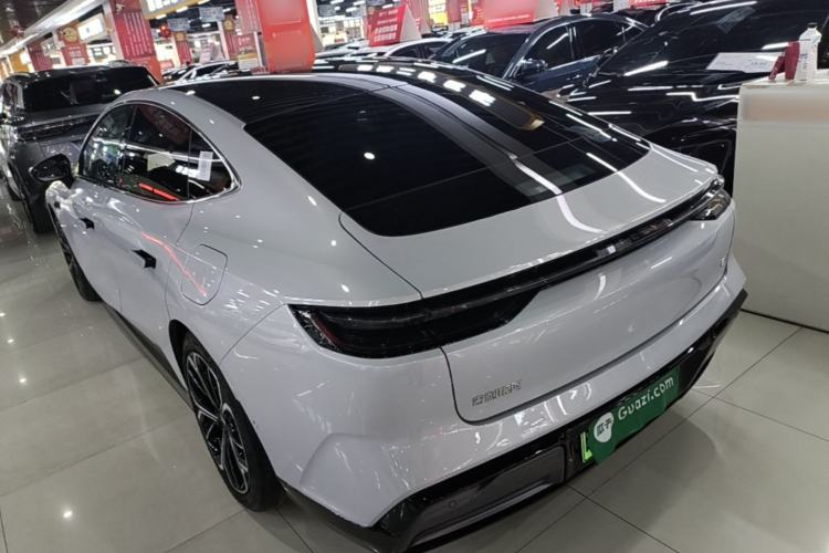 Used Geely Galaxy E8 2025 700 km Long-Range Intelligent Driving Version Rear Left 45 Deg