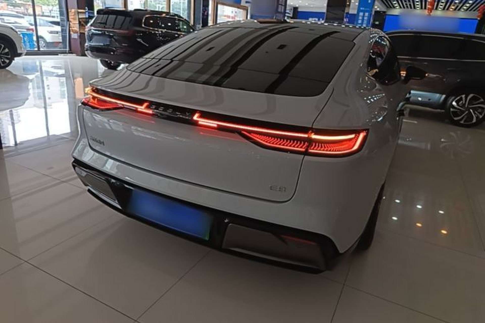 Used Geely Galaxy E8 2025 700 km Long-Range Intelligent Driving Version Rear Right 45 Deg
