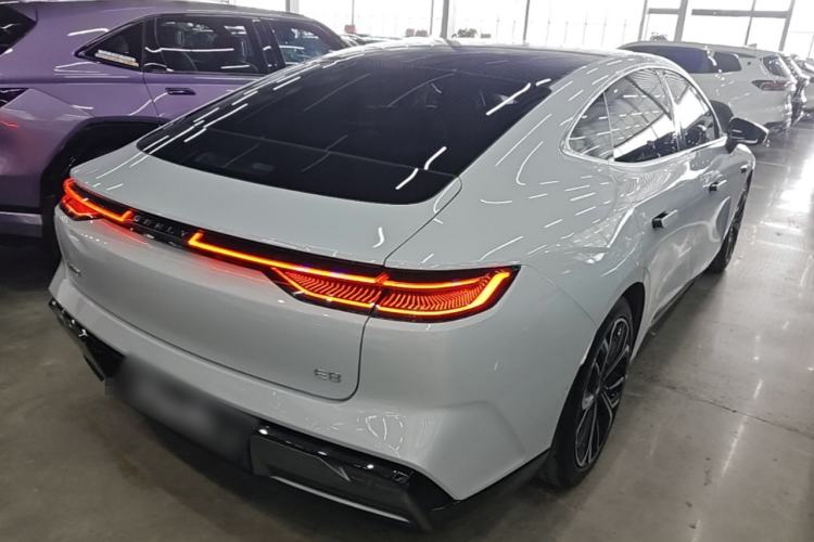 Used Geely Galaxy E8 2025 700 km Long-Range Intelligent Driving Version Rear Right 45 Deg