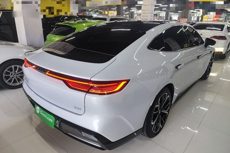 Used Geely Galaxy E8 2025 700 km Long-Range Intelligent Driving Version Rear Right 45 Deg