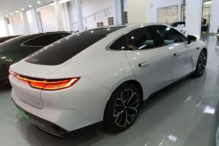 Used Geely Galaxy E8 2025 700 km Long-Range Intelligent Driving Version Rear Right 45 Deg