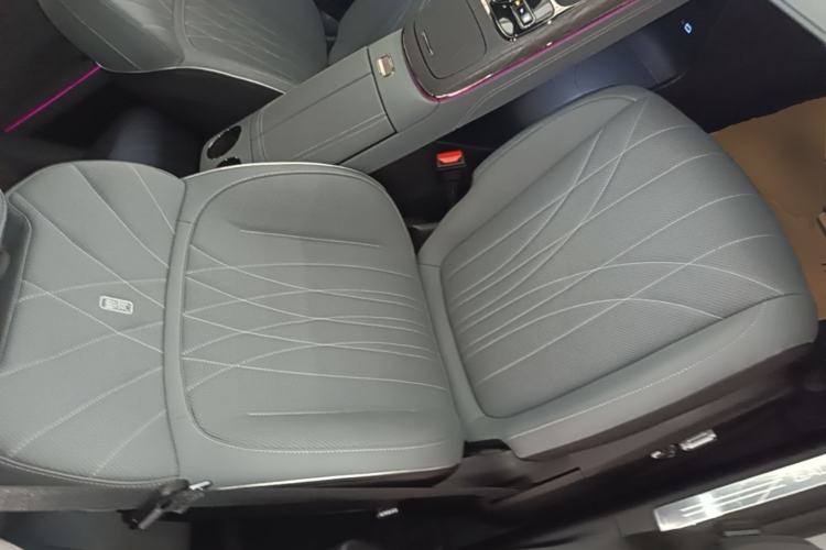 Used Geely Galaxy E8 2025 700 km Long-Range Intelligent Driving Version Right Front Seat
