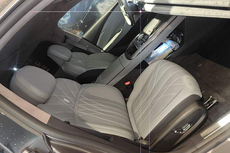Used Geely Galaxy E8 2025 700 km Long-Range Intelligent Driving Version Right Front Seat