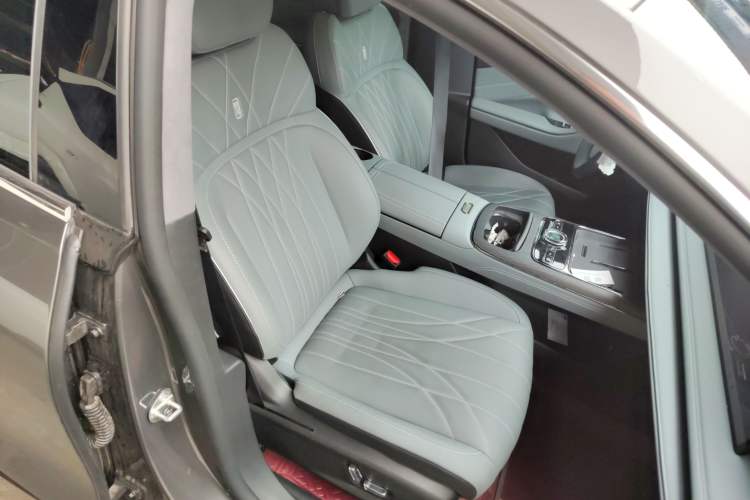 Used Geely Galaxy E8 2025 575 km Exploration Intelligent Driving Edition Right Front Seat