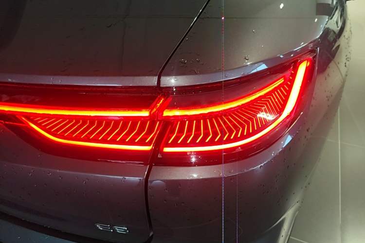 Used Geely Galaxy E8 2025 700 km Long-Range Intelligent Driving Version Right Rear Taillight