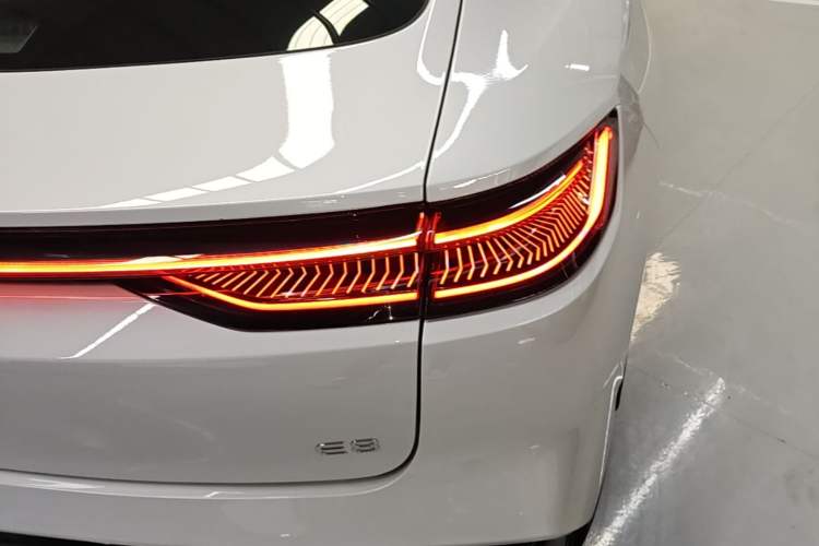 Used Geely Galaxy E8 2025 575 km Intelligent Driving Edition Right Rear Taillight