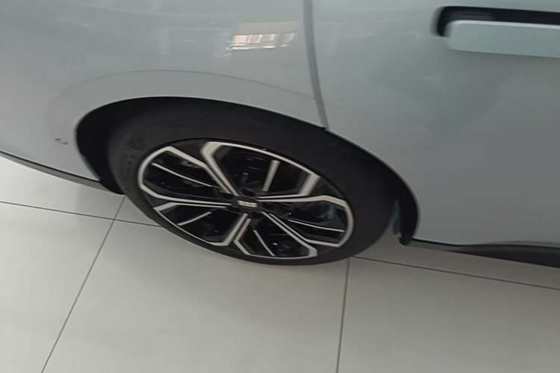 Used Geely Galaxy E8 2025 700 km Long-Range Intelligent Driving Version Right Rear Wheel Hub