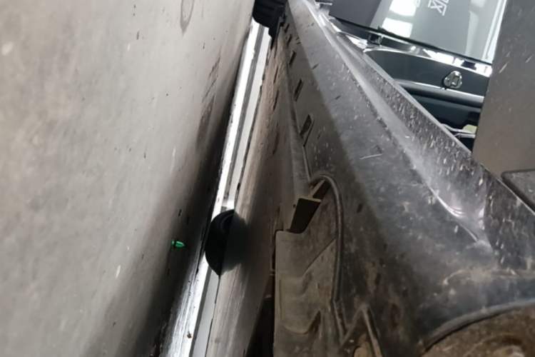 Used Geely Galaxy E8 2025 700 km Long-Range Intelligent Driving Version Right Side Sill