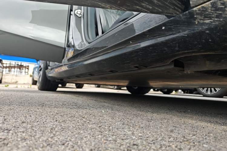 Used Geely Galaxy E8 2025 700 km Long-Range Intelligent Driving Version Right Side Sill