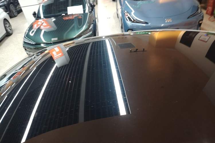 Used Geely Galaxy E8 2025 700 km Long-Range Intelligent Driving Version Roof