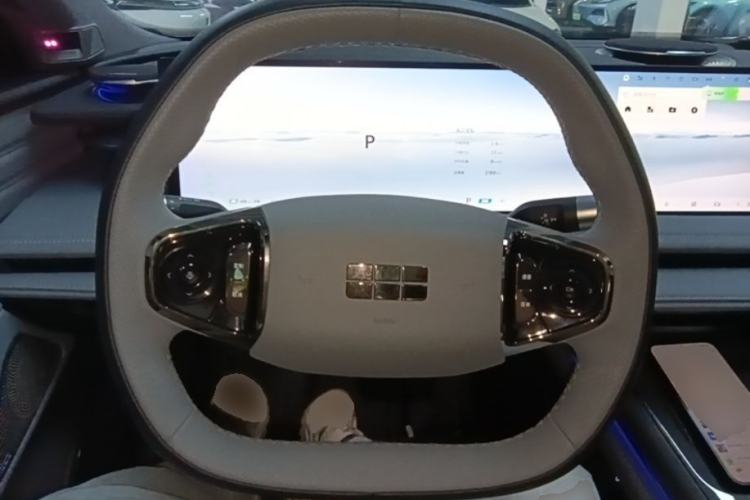 Used Geely Galaxy E8 2025 700 km Long-Range Intelligent Driving Version Steering Wheel