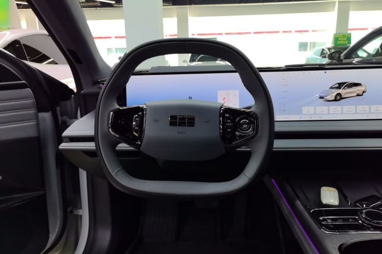 Used Geely Galaxy E8 2025 700 km Long-Range Intelligent Driving Version Steering Wheel