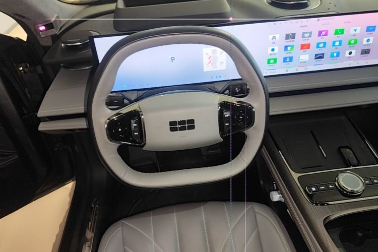 Used Geely Galaxy E8 2025 700 km Long-Range Intelligent Driving Version Steering Wheel