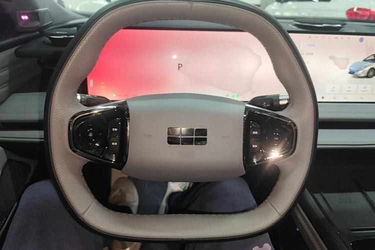 Used Geely Galaxy E8 2025 700 km Long-Range Intelligent Driving Version Steering Wheel