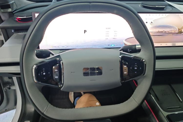 Used Geely Galaxy E8 2025 700 km Long-Range Intelligent Driving Version Steering Wheel