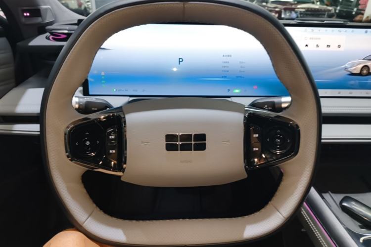 Used Geely Galaxy E8 2025 700 km Long-Range Intelligent Driving Version Steering Wheel