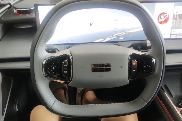Used Geely Galaxy E8 2025 700 km Long-Range Intelligent Driving Version Steering Wheel