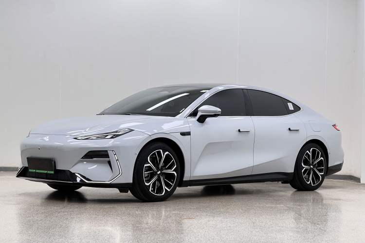 Geely Galaxy E8 2025 700 km Long-Range Intelligent Driving Version
