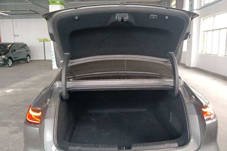 Used Geely Galaxy E8 2025 700 km Long-Range Intelligent Driving Version Trunk