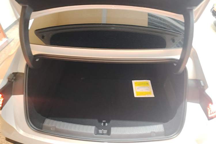 Used Geely Galaxy E8 2025 700 km Long-Range Intelligent Driving Version Trunk