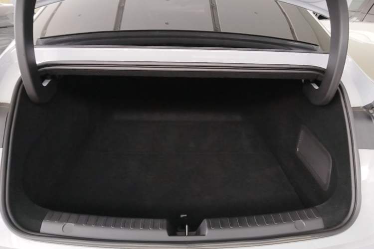 Used Geely Galaxy E8 2025 700 km Long-Range Intelligent Driving Version Trunk