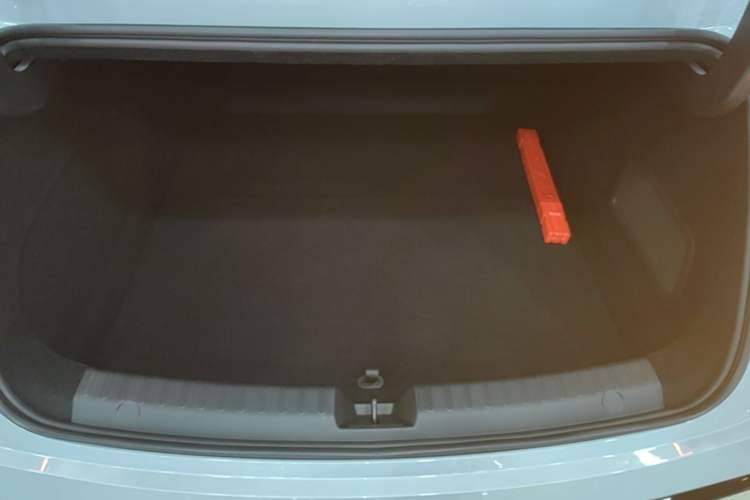 Used Geely Galaxy E8 2025 700 km Long-Range Intelligent Driving Version Trunk