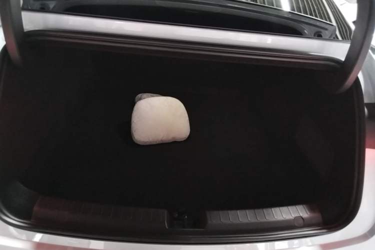 Used Geely Galaxy E8 2025 700 km Long-Range Intelligent Driving Version Trunk