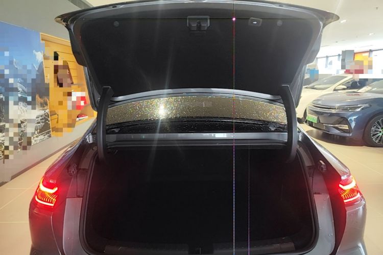 Used Geely Galaxy E8 2025 700 km Long-Range Intelligent Driving Version Trunk
