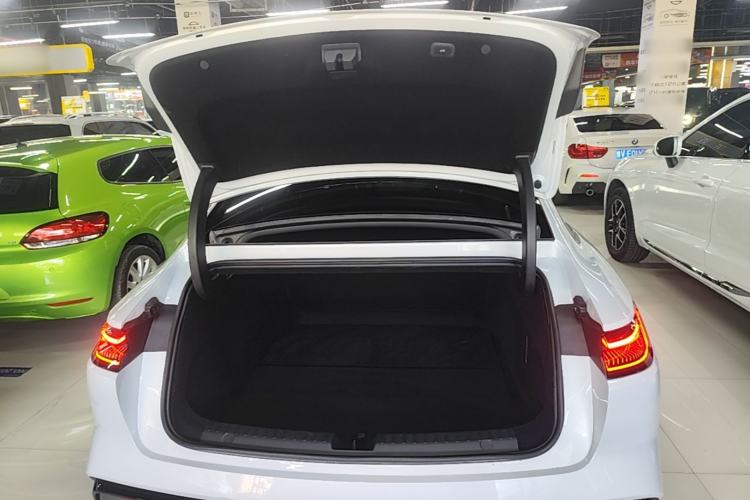 Used Geely Galaxy E8 2025 700 km Long-Range Intelligent Driving Version Trunk